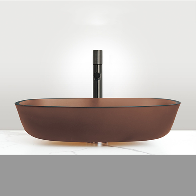 Moderne wasbak op het bureau Matt Gold Theeglas Vanity Top Wasbak
