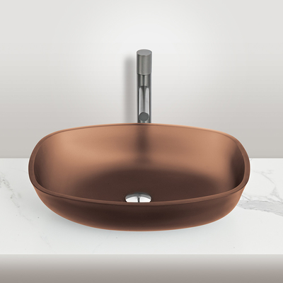 Moderne wasbak op het bureau Matt Gold Theeglas Vanity Top Wasbak